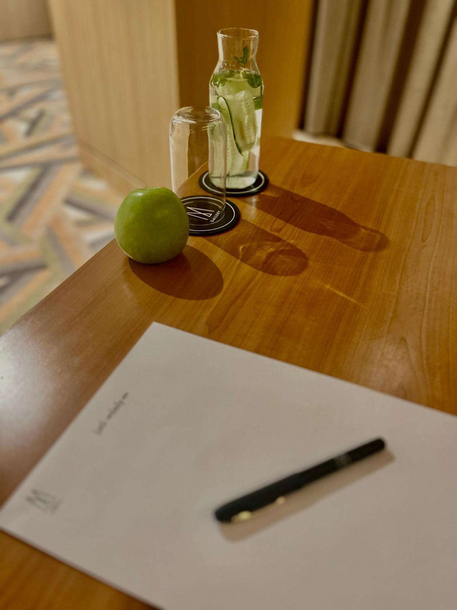 Maison Sofia - Mgallery Bagian luar foto A green apple on a table