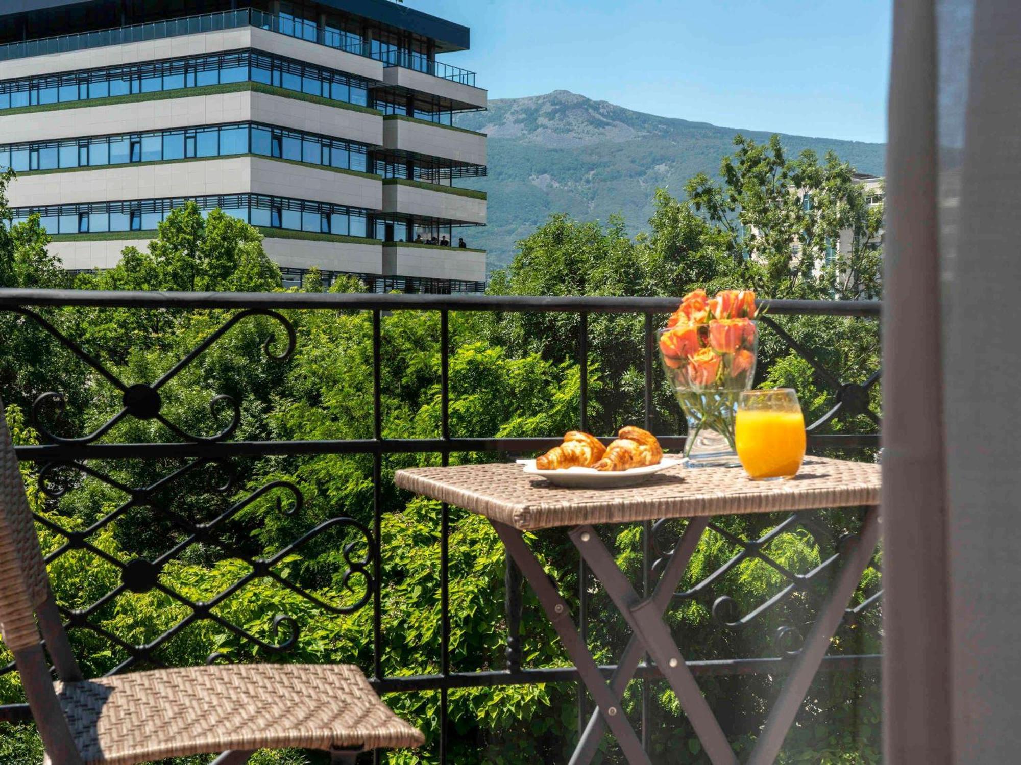 Maison Sofia - Mgallery Bagian luar foto A balcony