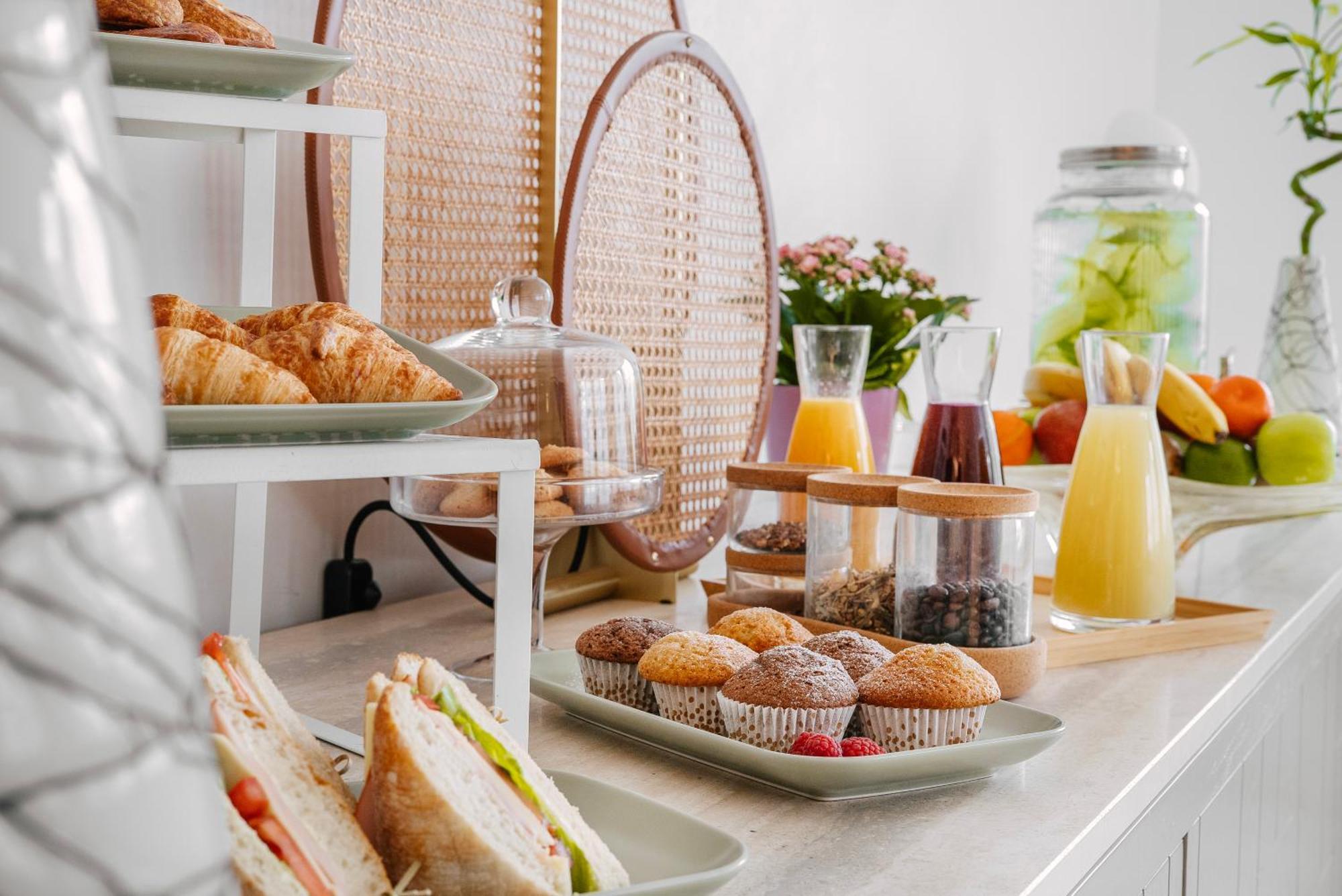 Maison Sofia - Mgallery Bagian luar foto A breakfast buffet